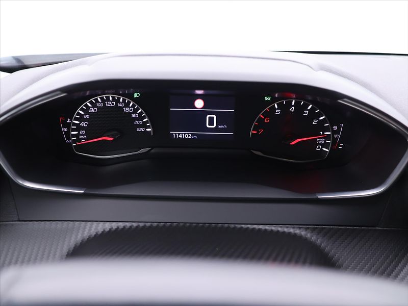 Peugeot 2008 1.2 PT 96kW CZ Active 1.Maj - fotka 15 z 27