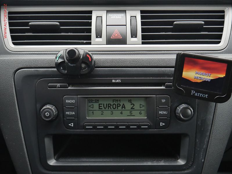 Škoda Rapid (2013) 1.2 TSi, ČR, Fresh, park - fotka 13 z 17