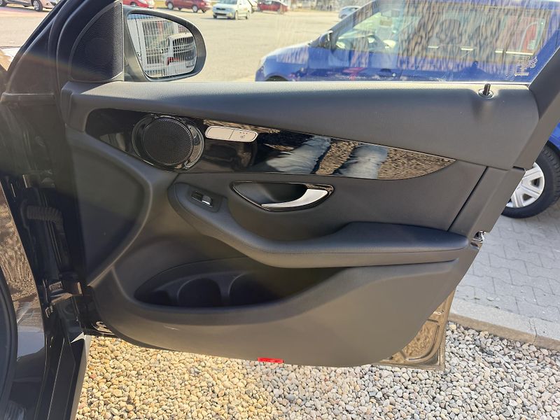 Mercedes-Benz GLC 220d 125kW 4Matic - fotka 52 z 68