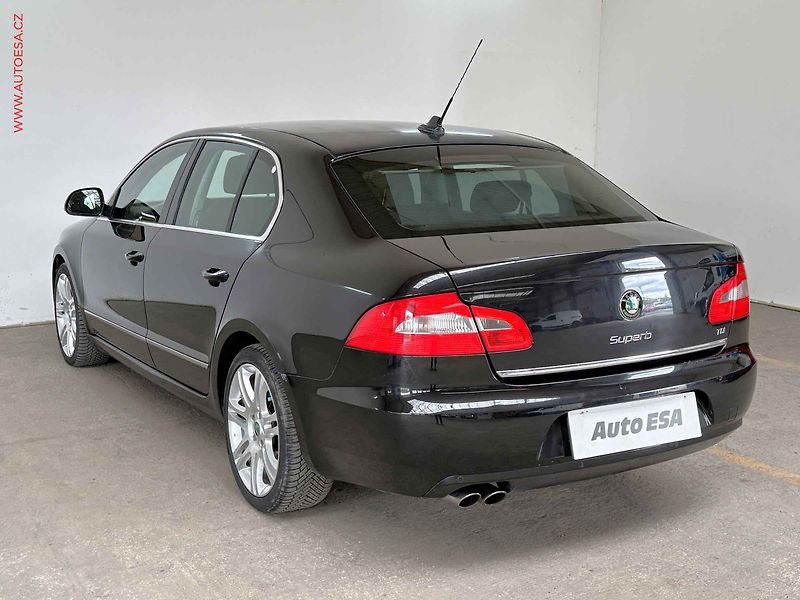 Škoda Superb (2008) 2.0TDi, servis.kniha, AT - fotka 6 z 17