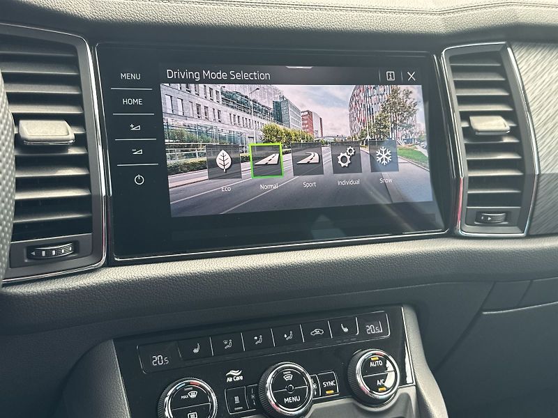 Škoda Kodiaq (2023) 2.0 TSI 4x4 DSG Style Plus - fotka 24 z 36