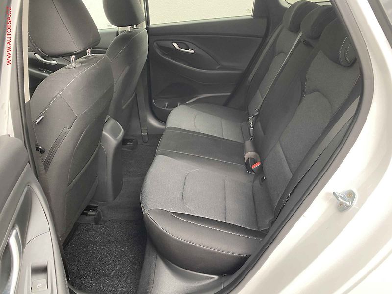 Hyundai i30 (2023) 1.5 T-GDi 48V, 1.maj,ČR - fotka 10 z 18