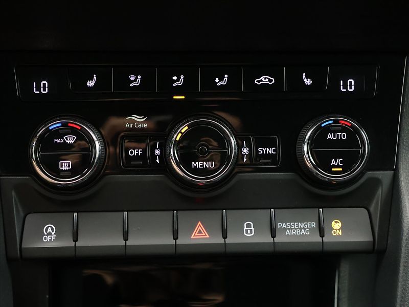 Škoda Karoq 1,6 TDI 85kW Ambition CZ DPH - fotka 21 z 29