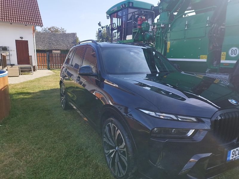 BMW X7 XDRIVE40D M SPORT - fotka 14 z 16