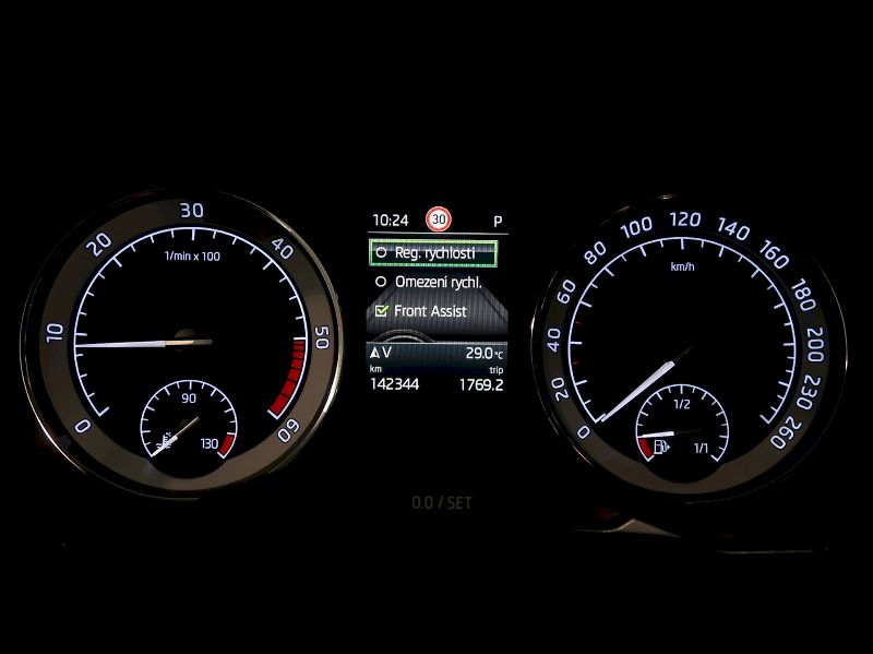 Škoda Superb (2019) STYLE 2.0TDI 110KW DSG TAŽNÉ N - fotka 19 z 43