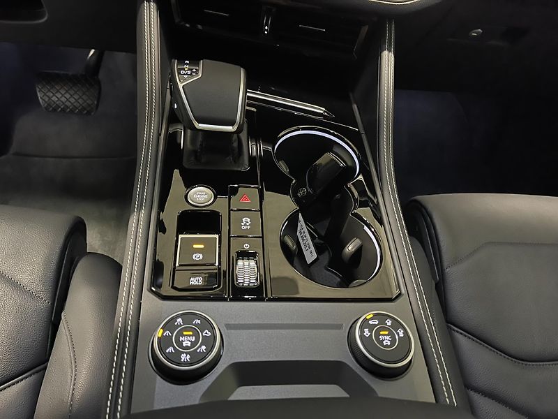 Volkswagen Touareg (2025) 3.0 TDI - Vzduch/Tažné/Matrix - fotka 12 z 30