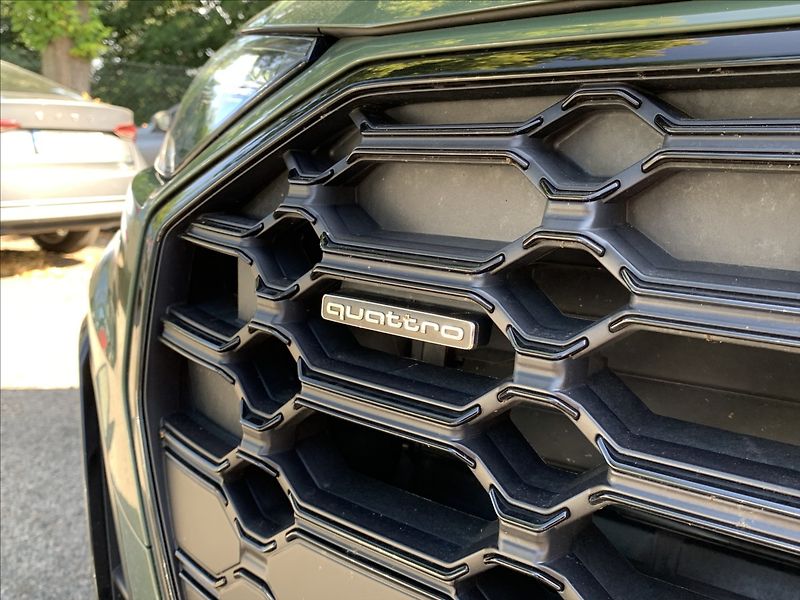 Audi Q5 2,0 TSI QUATTRO SLINE ČR,SERVI - fotka 29 z 29