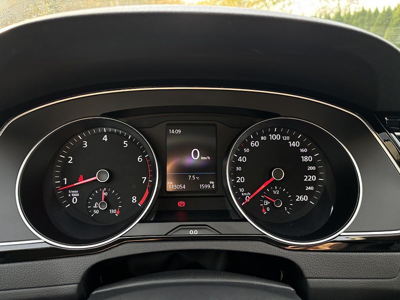 Volkswagen Passat (2022) Variant 1,5TSI EVO Business ČR - fotka 10 z 28