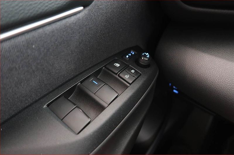 Toyota Yaris Cross (2023) Comfort Style Tech 1.5 VVT-iE - fotka 19 z 19