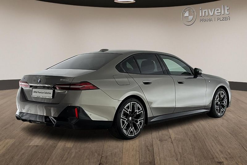 BMW Řada 5 540d xDrive Sedan - fotka 3 z 18