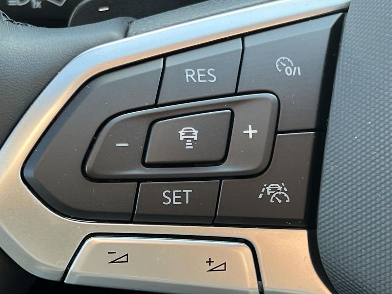 Volkswagen Passat 2.0 TDi 147kw ACC kamera tažné - fotka 22 z 24