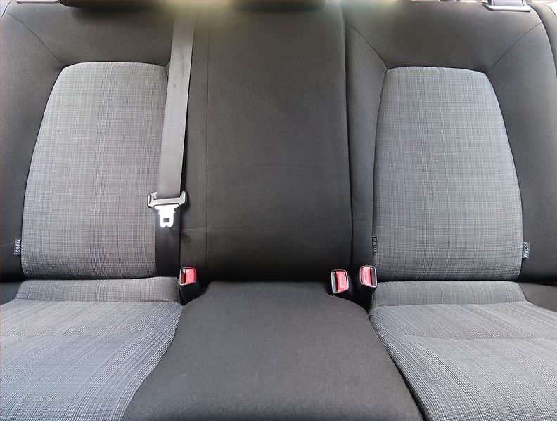 Kia Ceed (2011) 1.4 CVVT, po STK, slušný stav - fotka 10 z 17