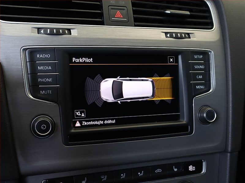 Volkswagen Golf (2016) 1.2 TSI, Automat, Serv.kniha - fotka 15 z 17