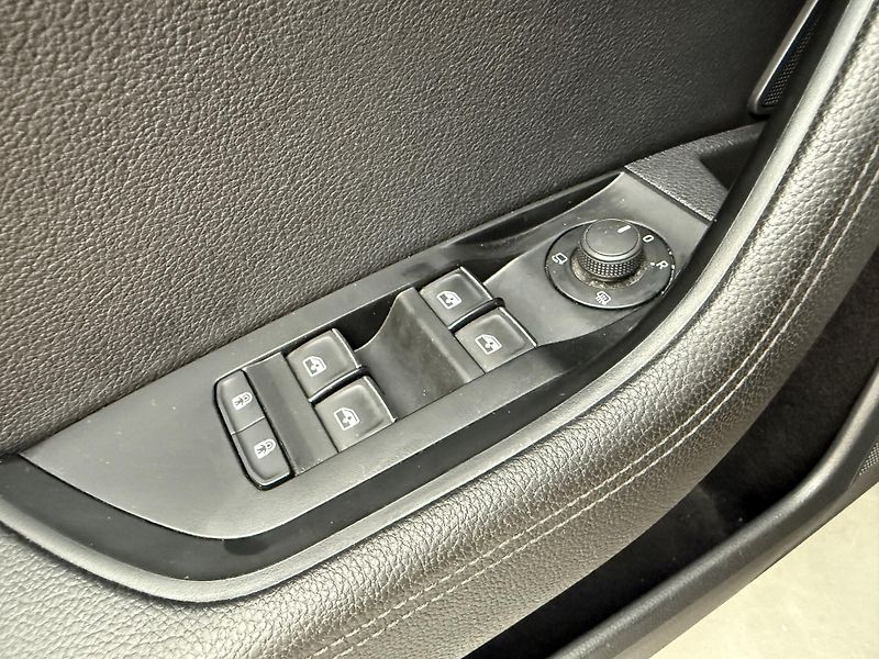 Škoda Superb 2.0 TDI 147kW L&K 4x4 DSG - fotka 10 z 16