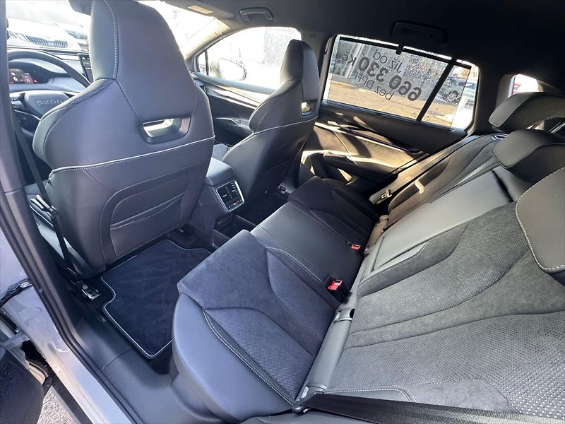 Škoda Elroq (2025) 77 kWh  Sportline 85 - fotka 10 z 11