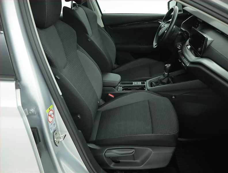 Škoda Octavia (2023) Ambition 2.0 TDI, ČR,1.maj - fotka 9 z 15