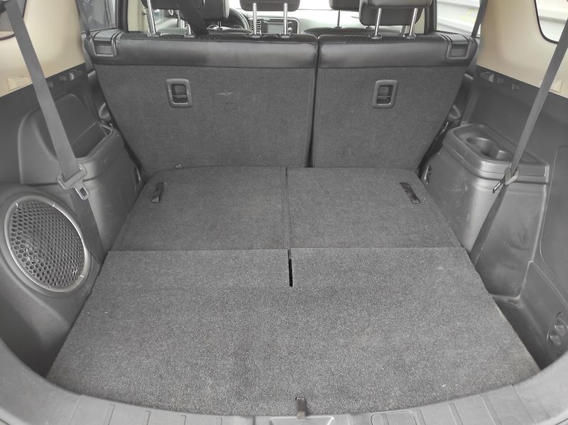 Mitsubishi Outlander 2.2D 110kW 6 st. MAN 4X4 7Míst - fotka 32 z 44