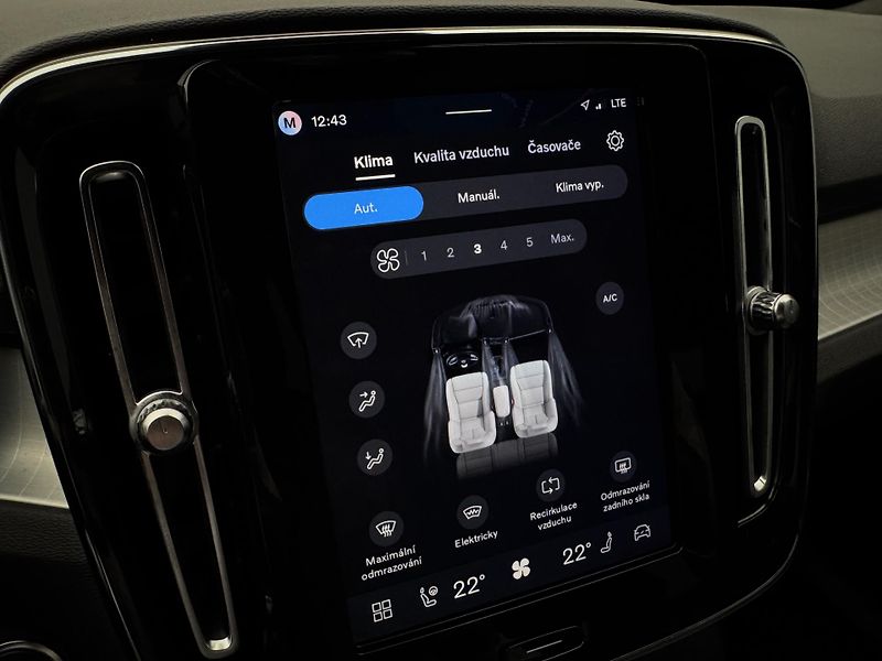 Volvo XC40 B3 DARK PLUS CZ REZERVACE - fotka 42 z 48