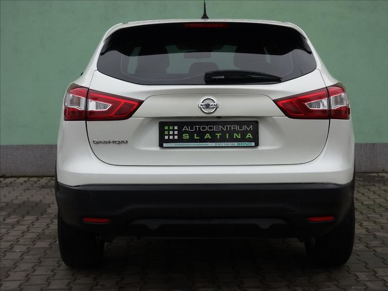 Nissan Qashqai 1,5 81kW NAVI - fotka 15 z 39