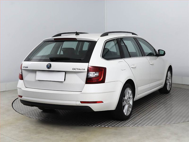Škoda Octavia (2017) 2.0 TDI, Kůže, Navi, Tempomat - fotka 5 z 18