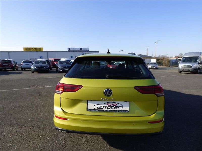 Volkswagen Golf 1,0 TSI Virtual Cockpit  Life - fotka 6 z 49