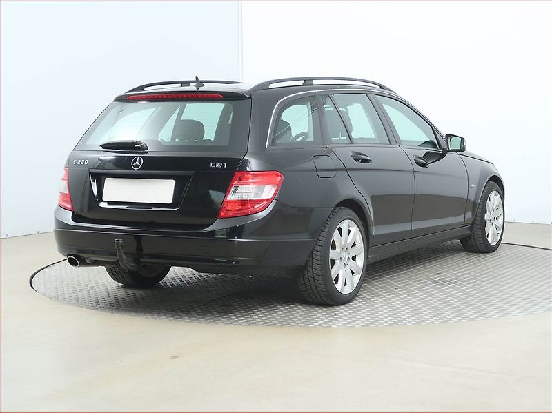 Mercedes-Benz Třídy C (2010) C 220 CDI, Navi, Tempomat - fotka 5 z 15