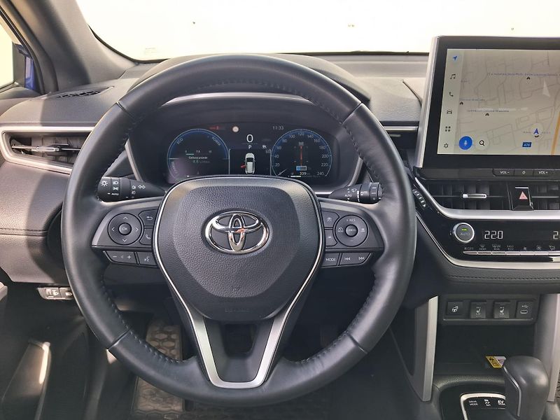 Toyota Corolla Cross 2.0 HSD e-CVT Comfort - fotka 13 z 25