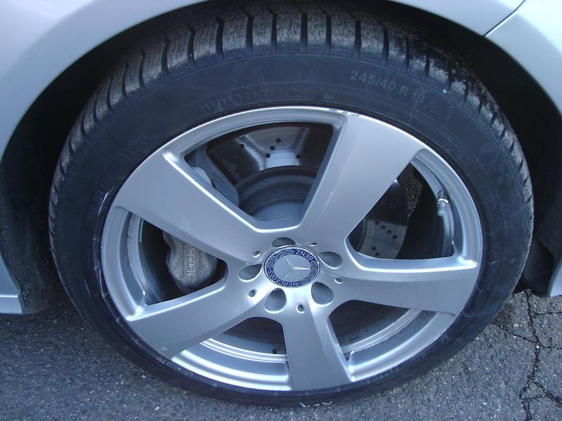 Mercedes-Benz Třídy E (2008) E 500,1.Maj. v ČR,Servisní k. - fotka 24 z 74