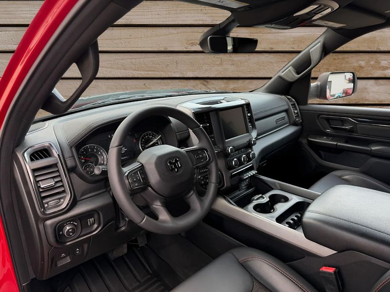 Dodge RAM (2022) +BUILT TO SERVE+AXLE LOCK+ - fotka 15 z 22