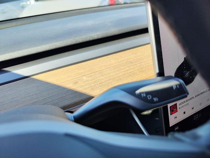 Tesla Model 3 EV/366kW Long Range Dual M. - fotka 22 z 28
