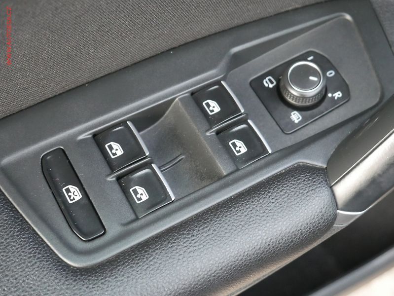 Volkswagen Tiguan (2018) 2.0 Bi-TDI 4x4, DSG, LED, ACC - fotka 19 z 21