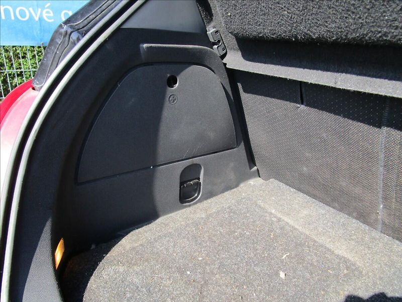 Opel Corsa 1.2i  Klima - fotka 29 z 34