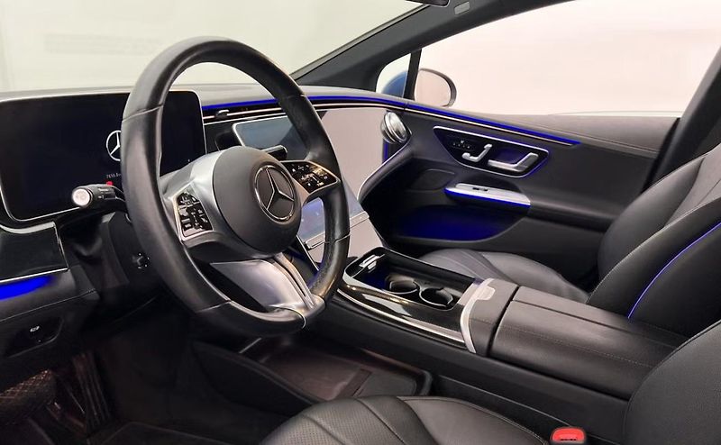Mercedes-Benz EQE 350+ Avantgarde Ambient - fotka 23 z 23