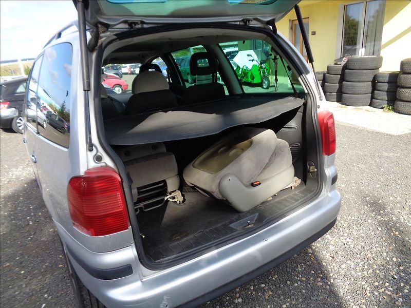 Seat Alhambra 1,9 - fotka 12 z 15