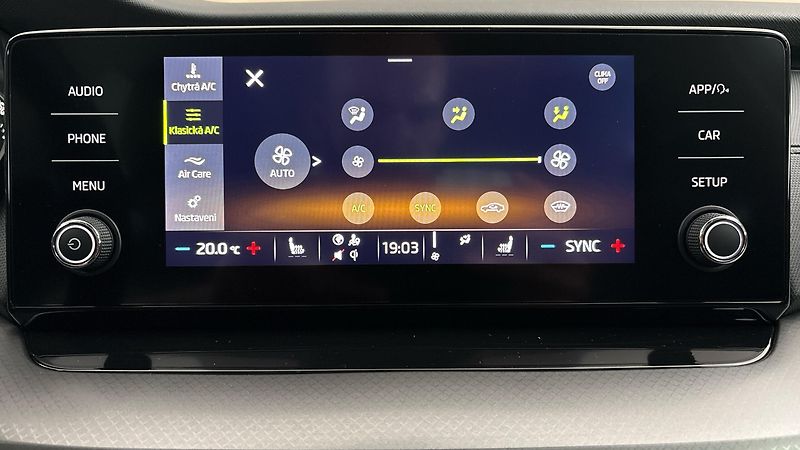 Škoda Octavia 2.0 TDI Ambition - fotka 25 z 25