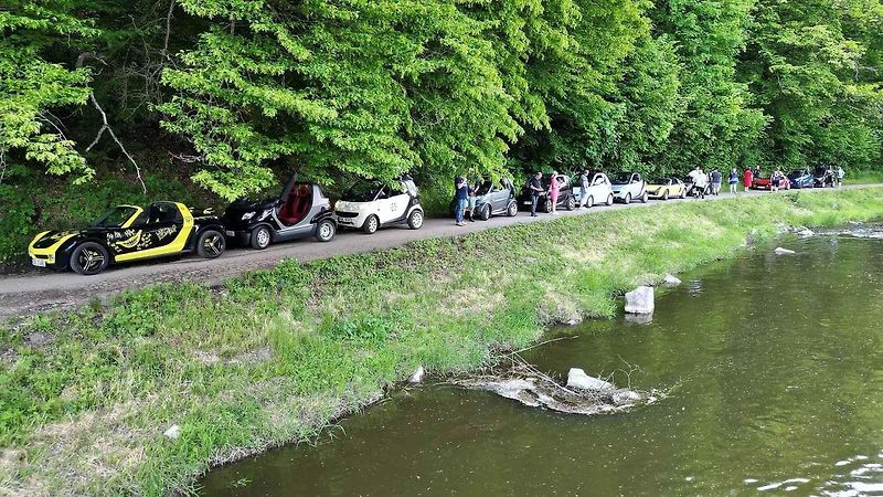 V Horních Jelčanech, v obci, kterou proslavil slavný rybníkář Jakub Krčín, jenž je spojený i s Třeboní, se o víkendu sešli nadšenci vozidel Smart, přijel i unikátní Crossblade.