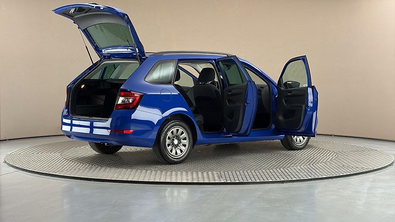 Škoda Fabia 1.0 TSI Black Combi - fotka 6 z 24