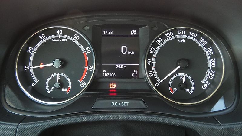 Škoda Fabia Combi 1,0 TSI Ambition Tour - fotka 13 z 22