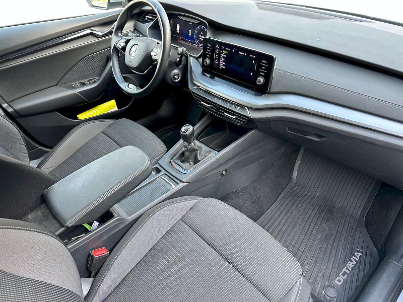 Škoda Octavia (2023) 2.0 TDI 85kW Ambition Combi - fotka 7 z 22