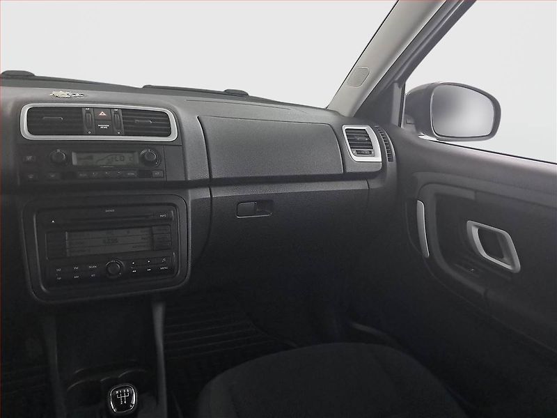 Škoda Fabia (2009) 1.9 TDI, Tempomat - fotka 8 z 15