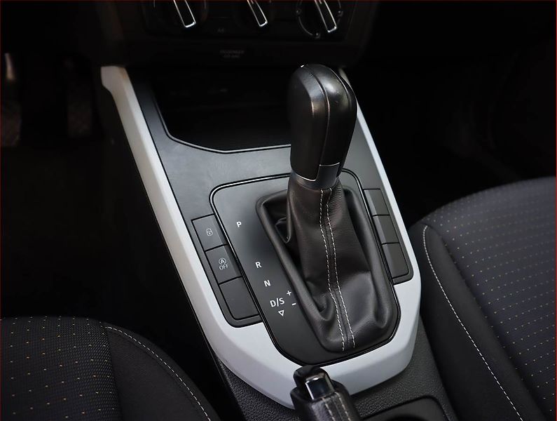 Seat Arona (2022) Xperience 1.0 TSI, Automat - fotka 13 z 21