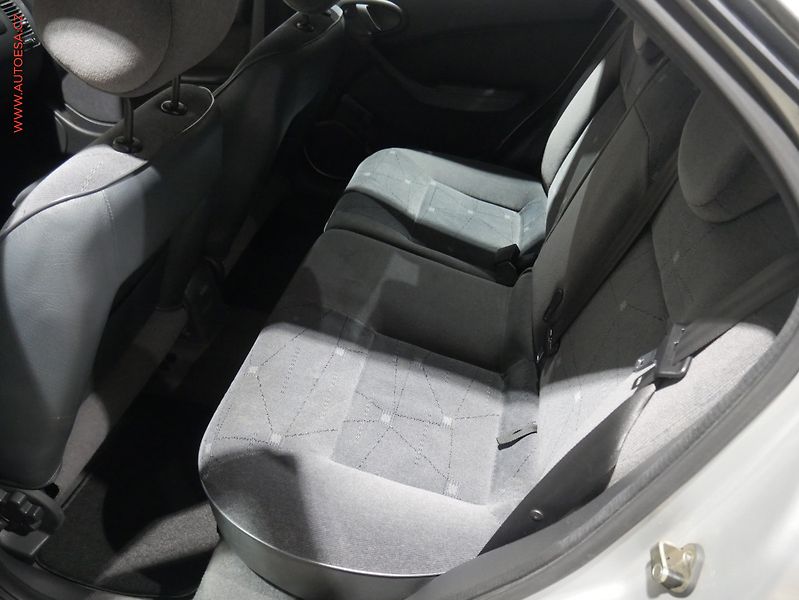 Citroën Xsara (2004) 1.4i, ČR, AC - fotka 9 z 12