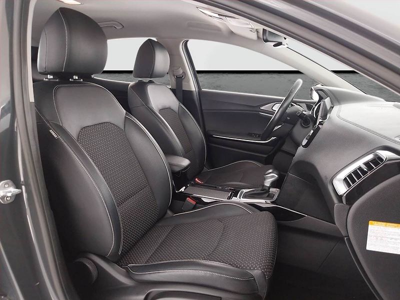 Kia XCeed (2020) Plug-in-Hybrid - fotka 9 z 23