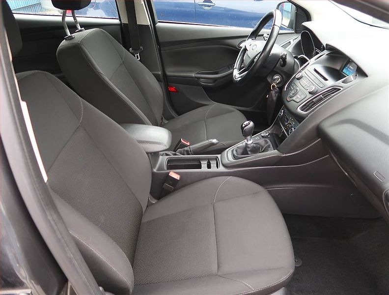 Ford Focus (2017) 1.5 TDCi, Tempomat - fotka 9 z 16