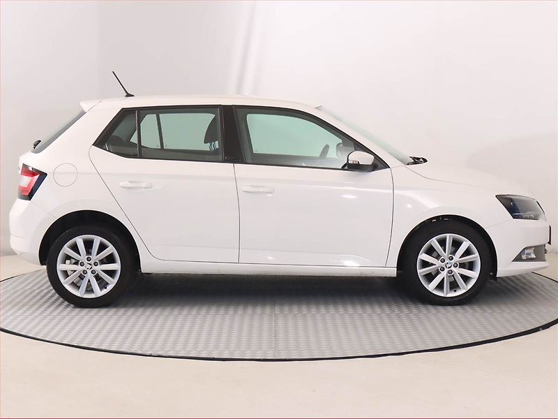 Škoda Fabia (2017) Style 1.4 TDI, Serv.kniha - fotka 6 z 19