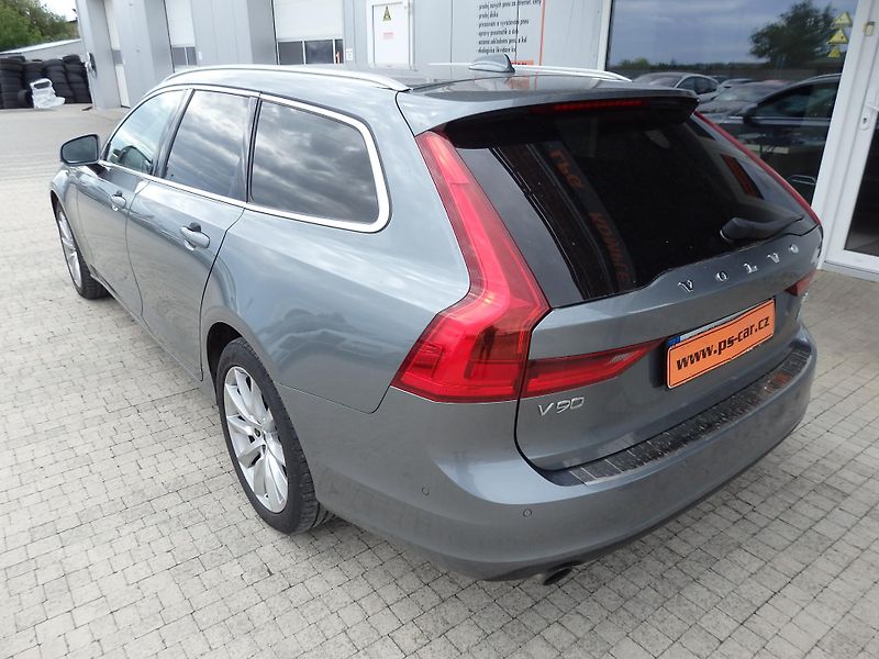 Volvo V90 2.0 D5 AWD NAVIGACE - fotka 5 z 17