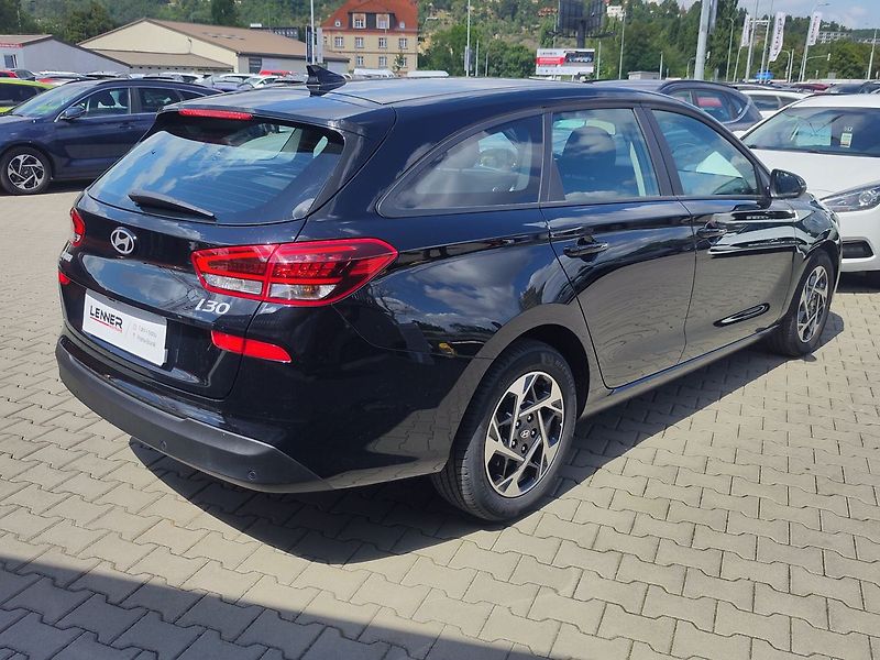 Hyundai i30 1.5 T-GDI/103kW Comfort 16 - fotka 5 z 31
