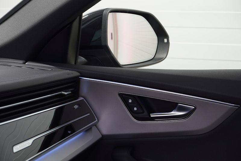 Audi Q8 55 TFSI,ČR,DPH,ZÁRUKA 2028 - fotka 14 z 33