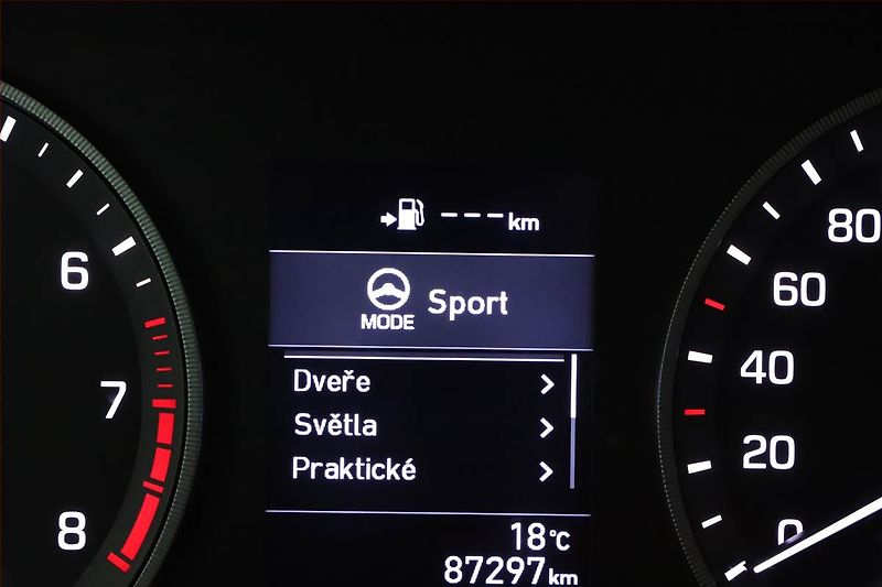 Hyundai Tucson (2020) 1.6 T-GDI, Navi, Tempomat - fotka 11 z 16