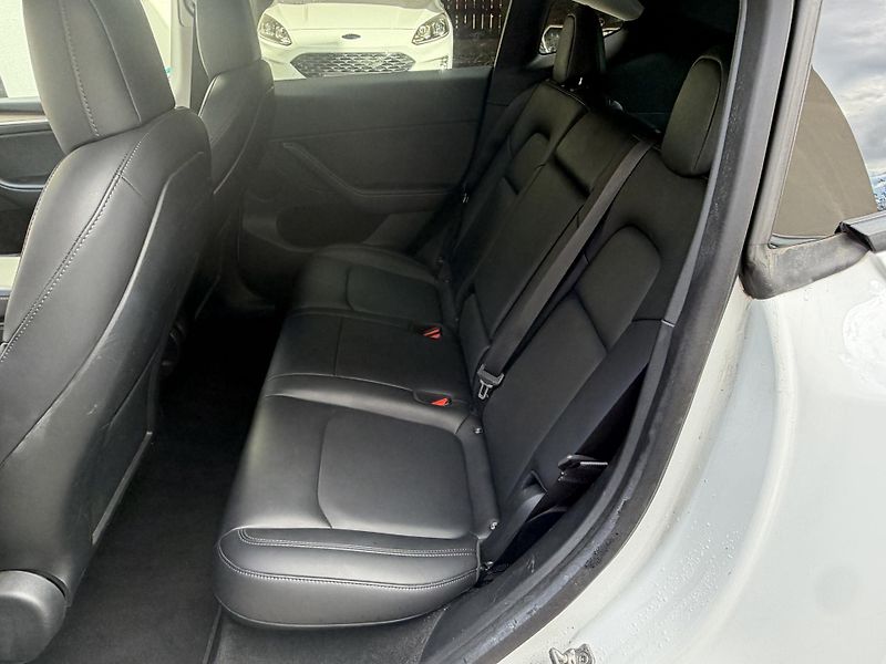 Tesla Model Y (2021) LR, SOH 89,4%, tazne, DPH - fotka 8 z 13